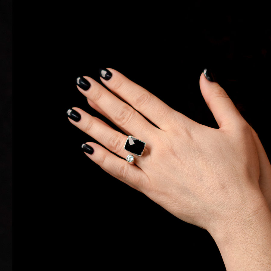 TOWNE LAKE NAILS SPA & BEAUTY